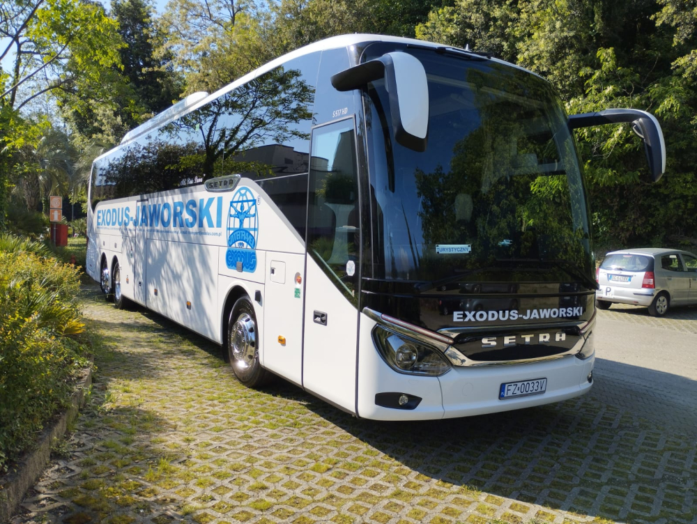 "MS Biała Dama": SETRA 517 HD, 57 miejsc dla pasażerów